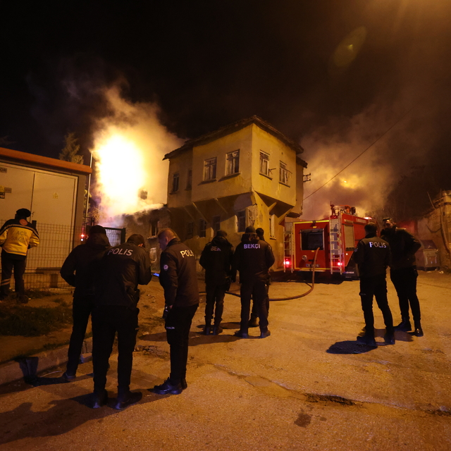 Kırklareli'nde tek katlı evde çıkan yangın söndürüldü