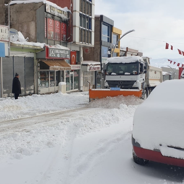 Van'da kar nedeniyle 420 mahalle ve mezra yolu ulaşıma kapandı