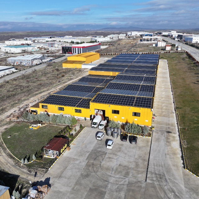Edirne'deki kozmetik fabrikası tüm elektriğini "güneşten" üretiyor