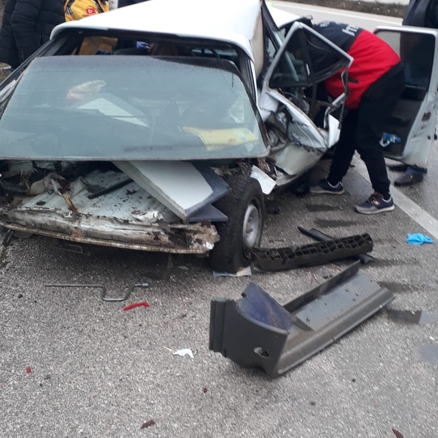 Tokat'ta devrilen otomobildeki 2 kişi yaralandı