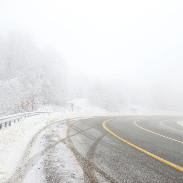 Kırklareli'nin yüksek kesimlerinde kar yağışı etkili oluyor
