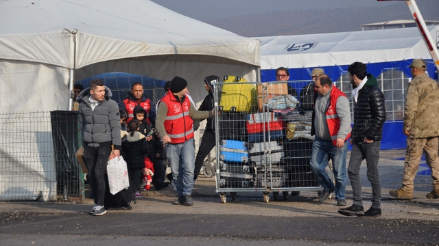 Suriyeliler Cilvegözü'nden ülkelerine dönüyor