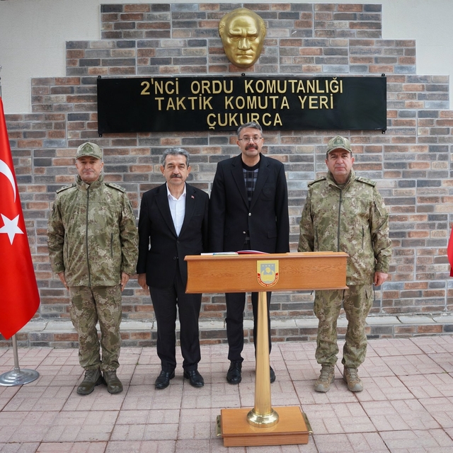 Hakkari ve Şırnak valileri, 2. Hudut Tugay Komutanlığını ziyaret etti