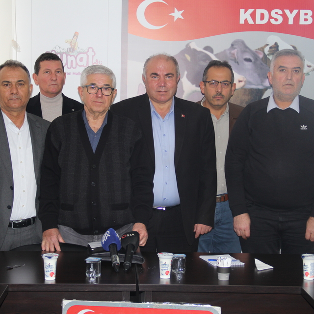 Kayseri'de damızlık sığır yetiştiricileri birliği başkanları süt fiyatını d...
