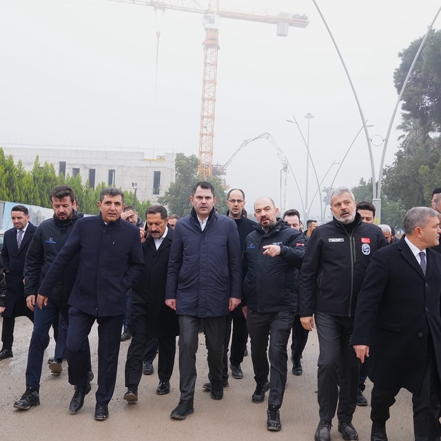 Bakan Kurum, Hatay'da TOKİ şantiyelerini inceledi (2)