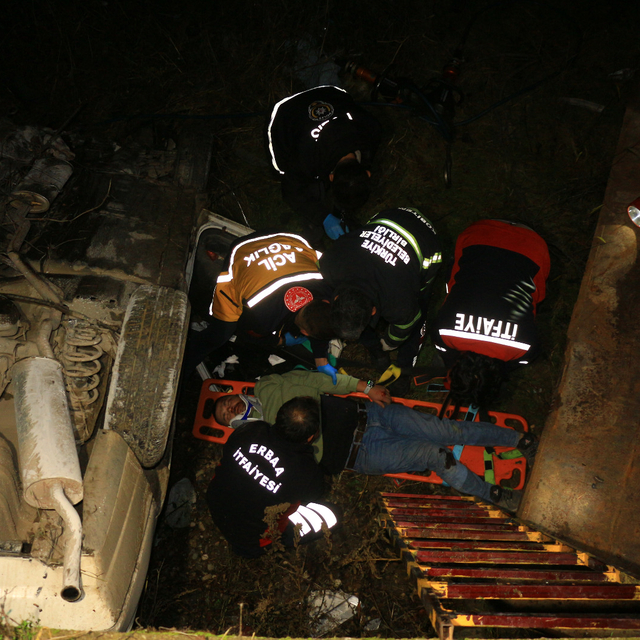Tokat'ta dereye devrilen otomobildeki 1 kişi yaralandı
