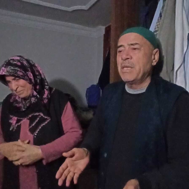 Girdikleri evde depremzede kadını darbedip, kolundaki 2 bileziği gasbettile...