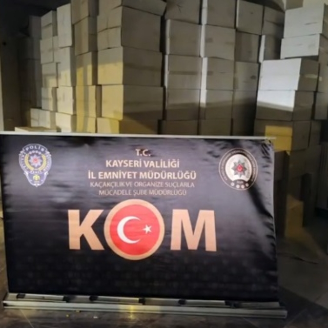 Kayseri'de 7,6 milyon makaron ve 900 kilo tütün ele geçirildi