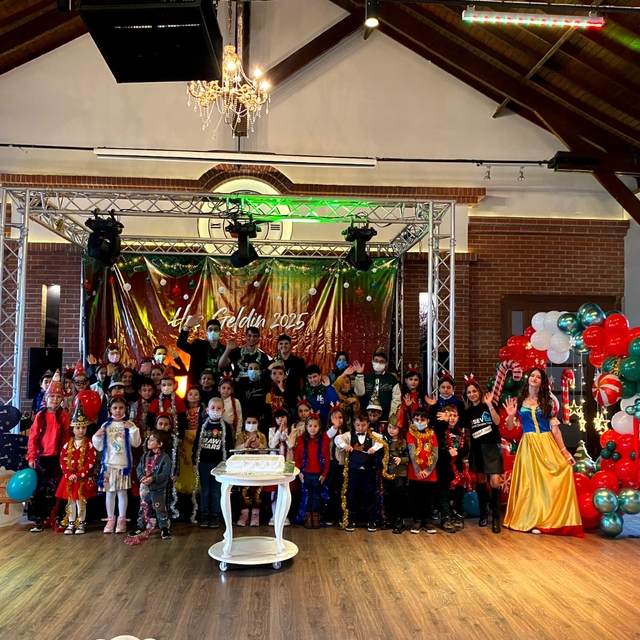 Bursa'da lösemili çocuklara yılbaşı etkinliği düzenledi