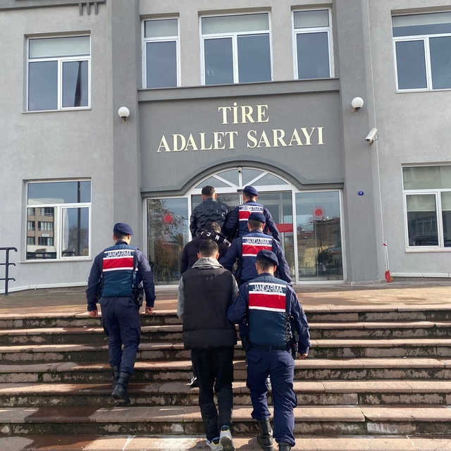 İzmir'de tarladan marul hırsızlığına 3 tutuklama