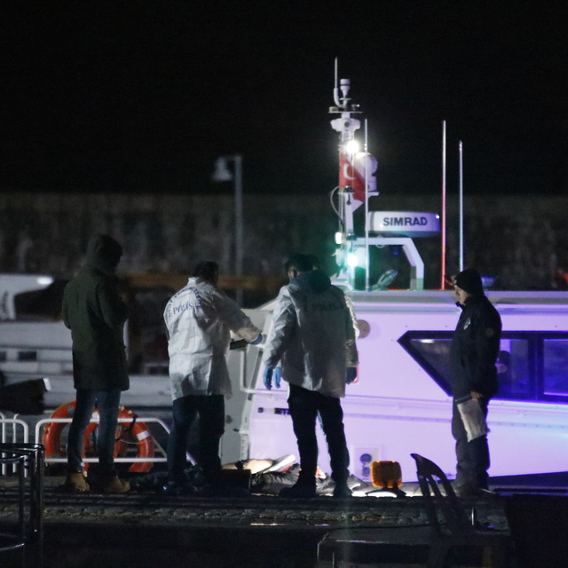 Antalya'da denizde erkek cesedi bulundu