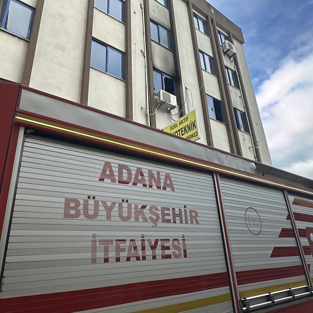Adana'da iş yerinde çıkan yangın söndürüldü