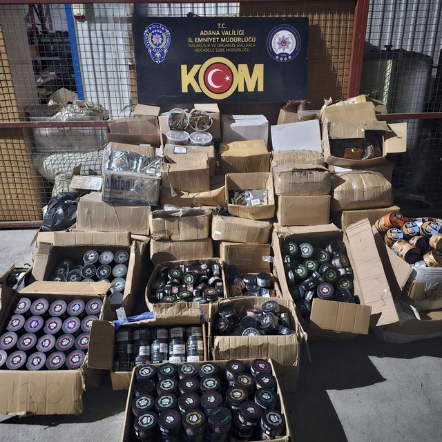 Adana'da 2 ton 80 kilogram kaçak nargile tütünü ele geçirildi