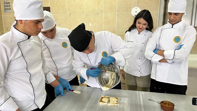 Liseliler, coğrafi işaretli ürünlerle 'Kapadokya çikolatası' üretti