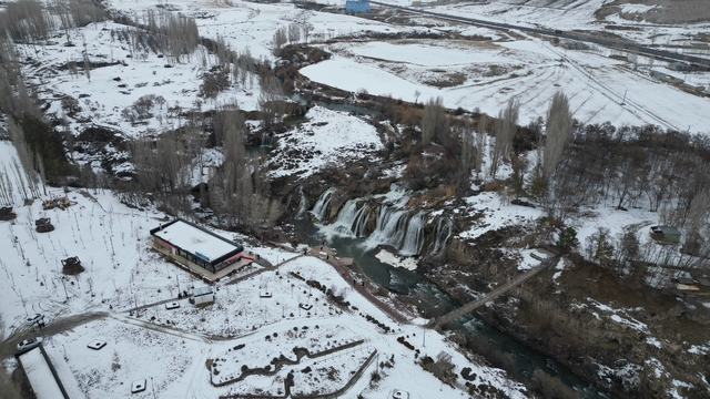 Bitlis ve Muş'ta 369 yerleşim yerinin yolu ulaşıma açıldı