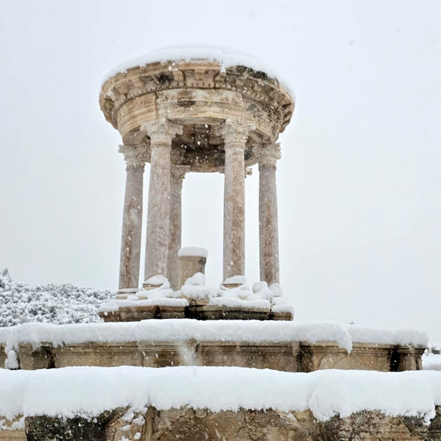 Burdur'da antik kentler beyaza büründü