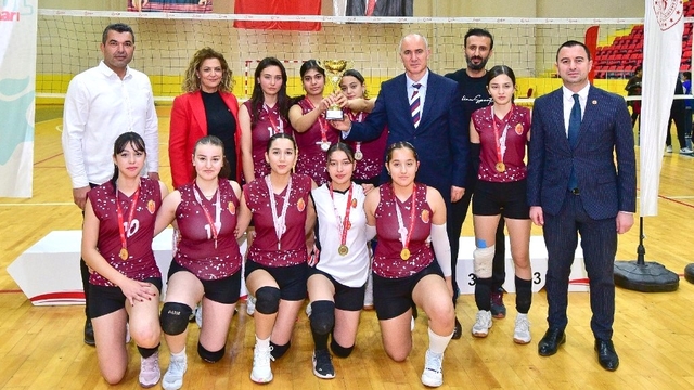 Okul Sporları Genç Kızlar Voleybol İl Birinciliği müsabakaları tamamlandı