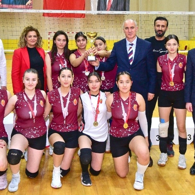 Okul Sporları Genç Kızlar Voleybol İl Birinciliği müsabakaları tamamlandı