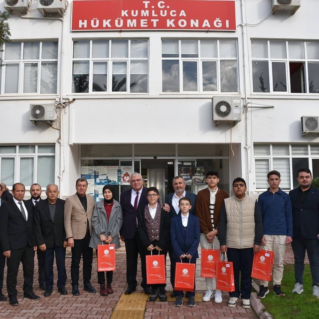Kumluca'da din eğitimi alanındaki yarışmalarda başarılı olan öğrenciler ödü...