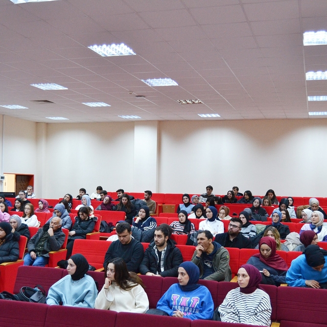 BŞEÜ'de "Sağlık Yönetiminde Kariyer Semineri" yapıldı