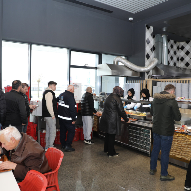 Samsun Büyükşehir Belediyesinin açtığı üç restorandan yarım milyon insan ya...