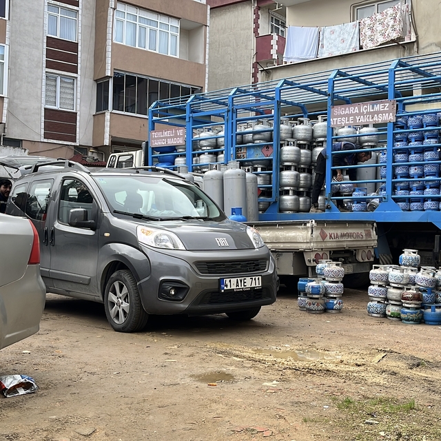 13 kişinin yaralandığı doğal gaz kaynaklı patlama güvenlik kamerasında (3)