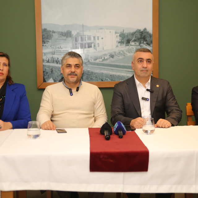 MHP Hatay Milletvekili Lütfi Kaşıkçı ve partililer basın mensuplarıyla bulu...