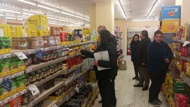 Sivrice'de gıda satışı yapılan işletmelerde denetim yapıldı