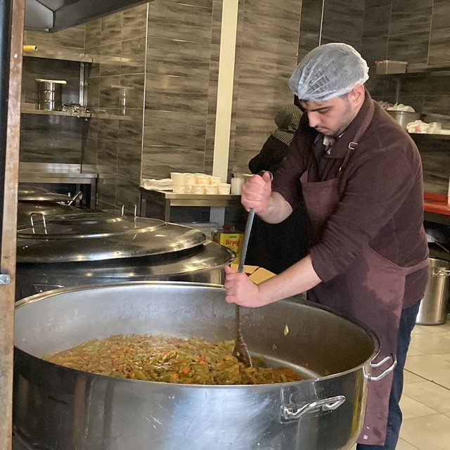 13 kişinin yaralandığı doğal gaz kaynaklı patlama güvenlik kamerasında (4)