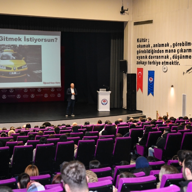 Trabzon'da öğrencilere "disiplinli çalışma ve motivasyon" semineri verildi