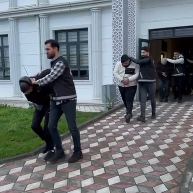 Kendilerini polis ve savcı olarak tanıtıp 3 milyon TL dolandırdılar; 3 tutu...