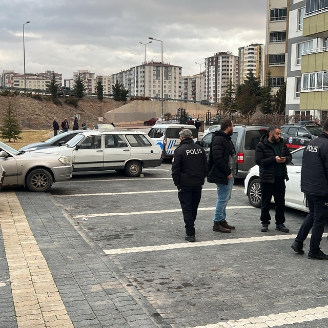 Kayseri'de "dur" ihtarına uymayan araçta uyuşturucu bulundu