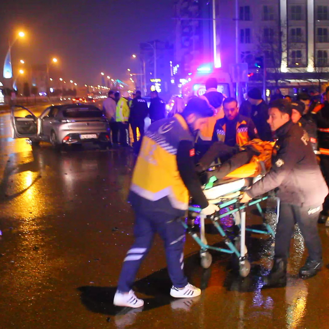 Malatya'da otomobiller çarpıştı; 1 ölü, 2 yaralı