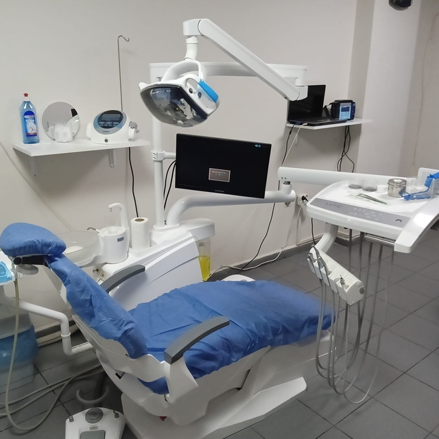 Bursa'da kaçak diş kliniği mühürlendi