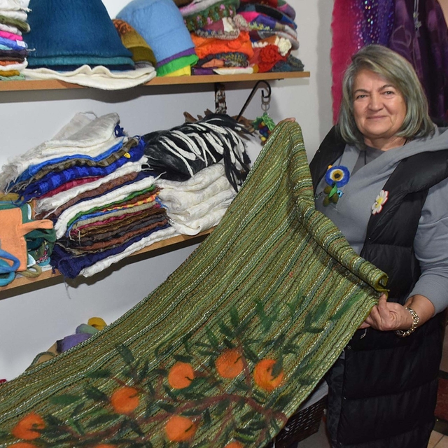 34 yıllık keçe ustası, geleneksel mesleği modernleştirerek yaşatıyor