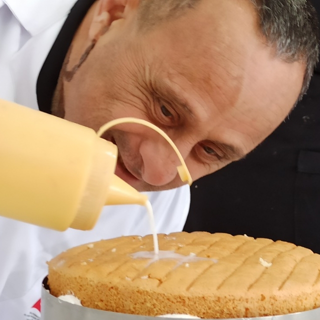 Down sendromlular yeni yıl pastası hazırladı