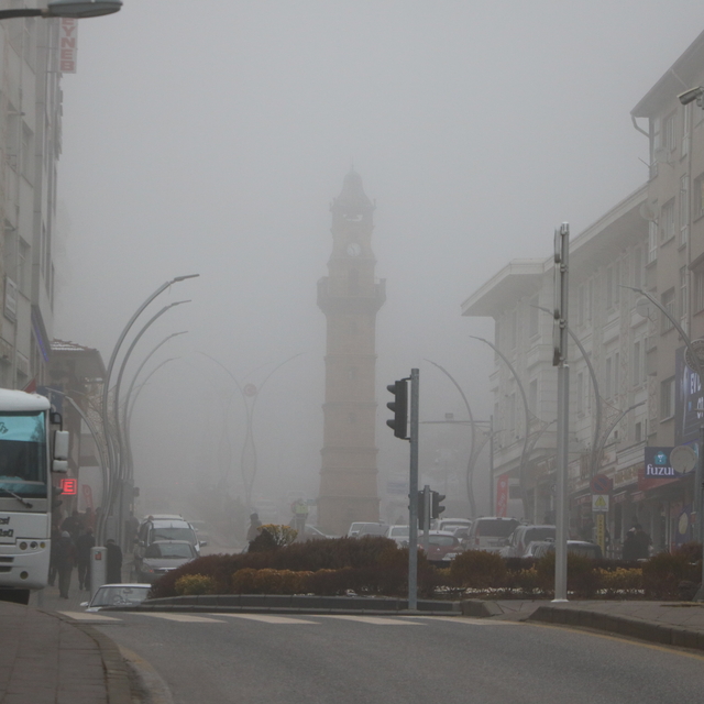 Yozgat'ta yoğun sis etkili oldu