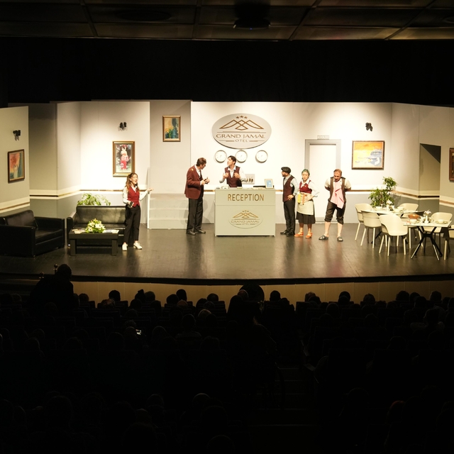 Trabzon'da "Şükran Trabzon" isimli oyununun prömiyeri yapıldı