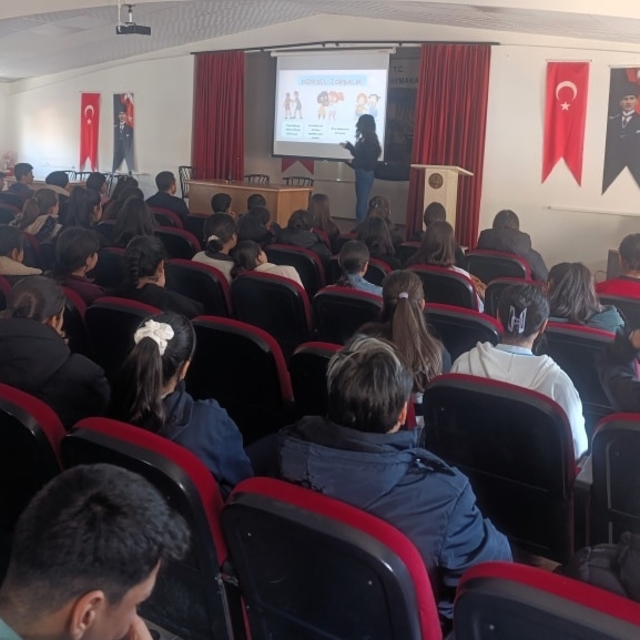 Keban'da öğrencilere "akran zorbalığı" semineri verildi