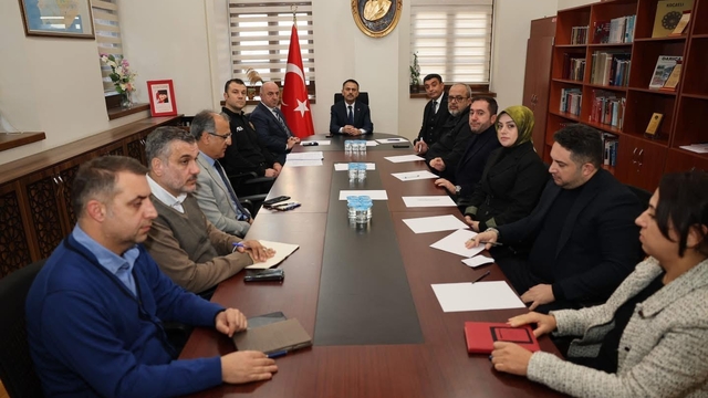 Kocaeli Valisi Aktaş, doğal gaz kaynaklı patlamayla ilgili kriz merkezini topladı