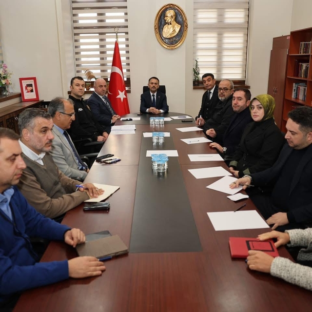 Kocaeli Valisi Aktaş, doğal gaz kaynaklı patlamayla ilgili kriz merkezini t...