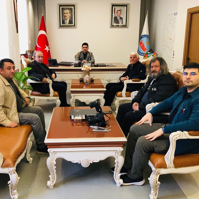 Gazeteciler, Taşova Kaymakamı Kartal'ı ziyaret etti