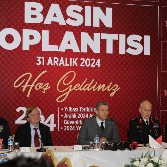 Antalya'da yılbaşı dolayısıyla tedbirler üst seviyeye çıkarıldı