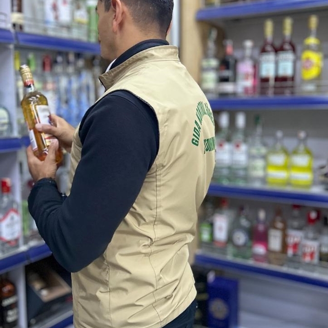 Erzurum'da yılbaşı öncesi alkollü ürün satışı yapılan yerler denetlendi