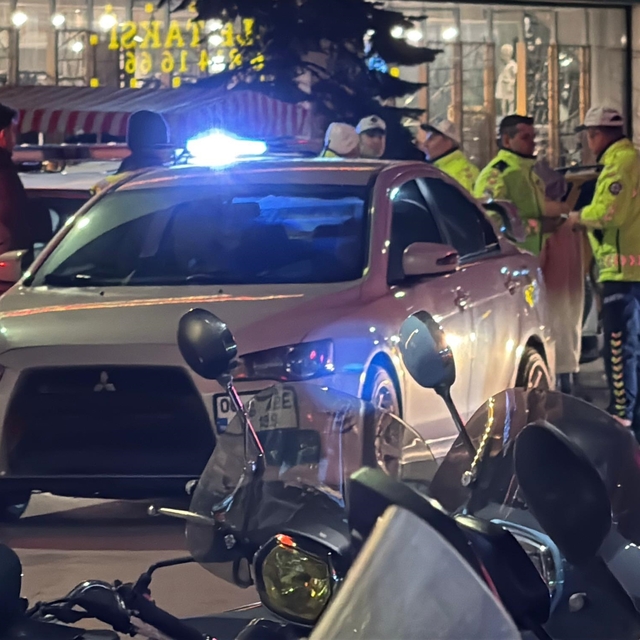 Yalova'da trafiği tehlikeye düşüren ehliyetsiz otomobil sürücüsüne para cez...