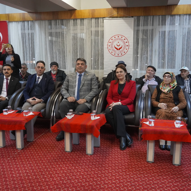 Edirne'de huzurevi sakinleri  için yeni yıl etkinliği düzenlendi