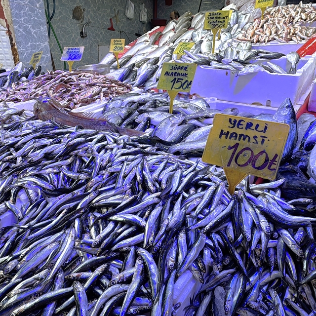 Balık tezgahlarında yılbaşı indirimi
