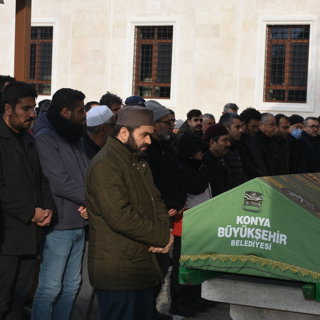 Erzurum'da nehirde ölü bulunan öğretmenin cenazesi Konya'da defnedildi