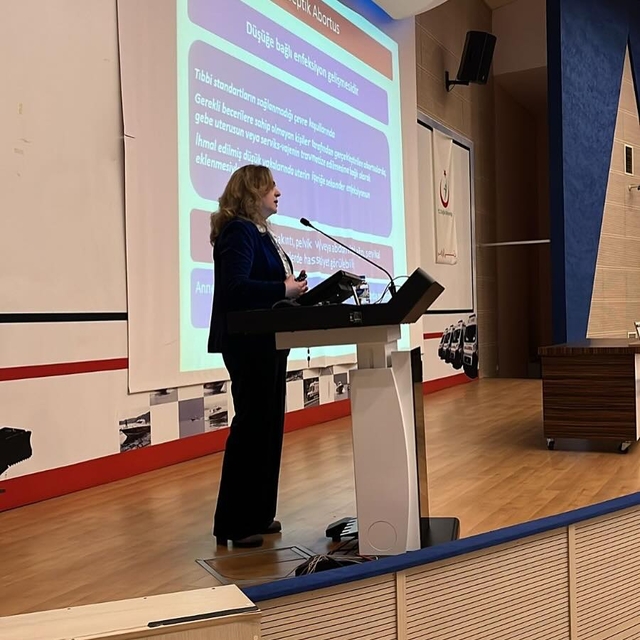 Erzurum'da ebelere "acil obstetrik bakım" eğitimi verildi