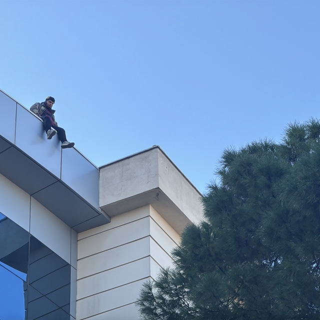 Torbalı'da belediyeden ödeme alamadıklarını iddia eden firma çalışanları ey...